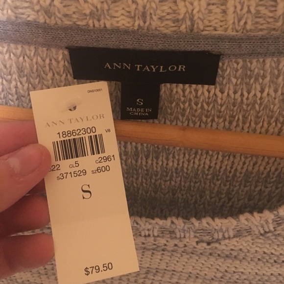 Ann Taylor sweater NWT - Picture 2 of 2